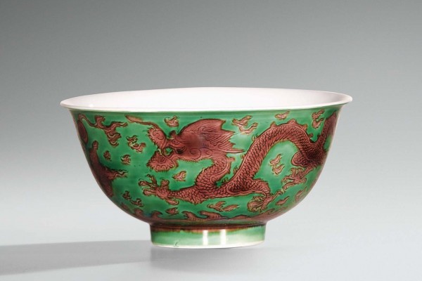 Bol en porcelaine vert et aubergine  Chine  époque Qianlong