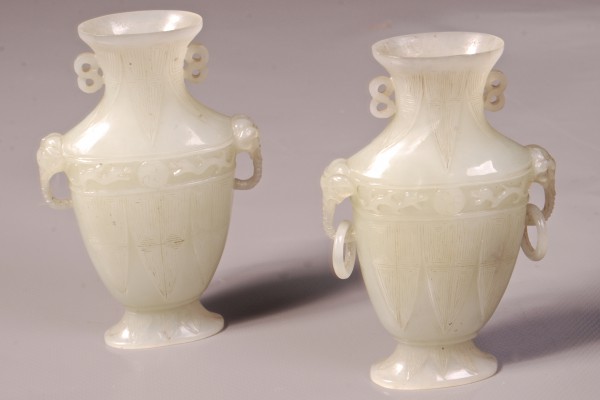 Paire de vases en jade céladon   CHINE    Dynastie Qing