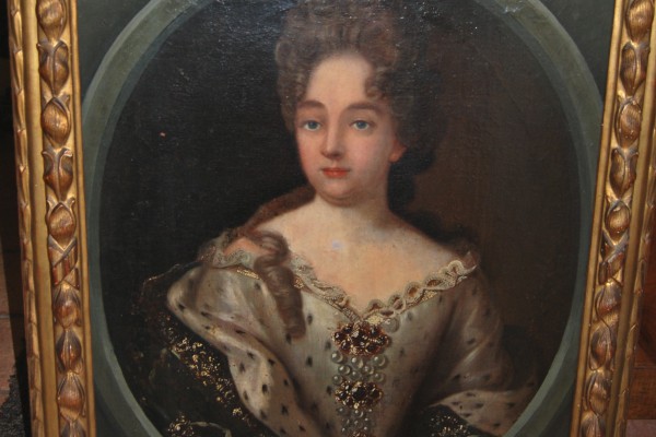 Portrait de femme      XVIII° siècle   cadre en bois doré