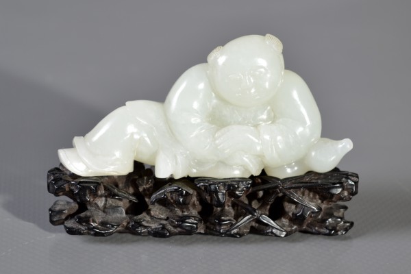 Groupe en jade blanc sculpté.  Chine         Dynastie Qing